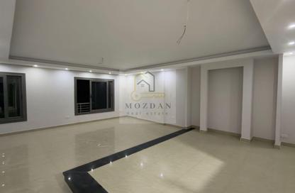 Office Space - Studio - 3 Bathrooms for rent in Ashgar Darna - Zahraa El Maadi - Hay El Maadi - Cairo