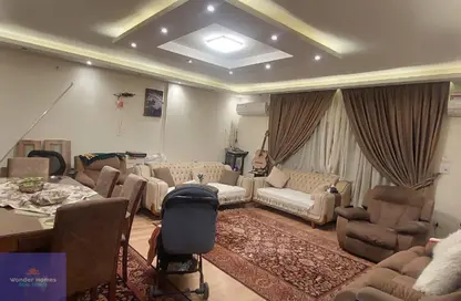 Apartment - 2 Bedrooms - 2 Bathrooms for sale in Sarayat Al Maadi - Hay El Maadi - Cairo