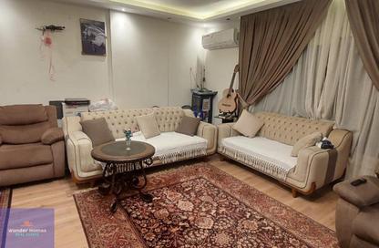Apartment - 2 Bedrooms - 2 Bathrooms for sale in Sarayat Al Maadi - Hay El Maadi - Cairo
