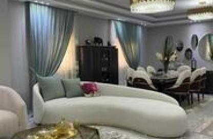 سطح - 4 غرف نوم - 3 حمامات للبيع في المنطقة و - حى جنوب الاكايمية - مدينة القاهرة الجديدة - القاهرة