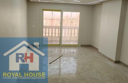 Apartment - 3 Bedrooms - 2 Bathrooms for sale in Gesr Al Suez St. - Roxy - Heliopolis - Masr El Gedida - Cairo