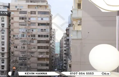 شقة - 4 غرف نوم - 3 حمامات للايجار في شارع شعراوي - لوران - حي شرق - الاسكندرية