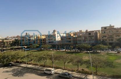 Apartment - 4 Bedrooms - 3 Bathrooms for sale in Musab Bin Omair St. - Area E - Ganoob El Acadimia - New Cairo City - Cairo