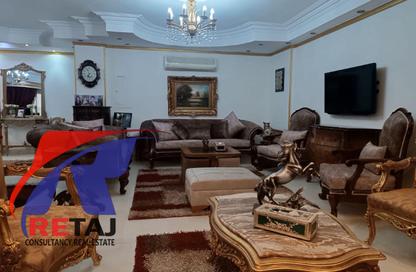 شقة - 4 غرف نوم - 2 حمامات للبيع في شارع سمير عبد الرؤوف - المنطقة الثامنة - مدينة نصر - القاهرة