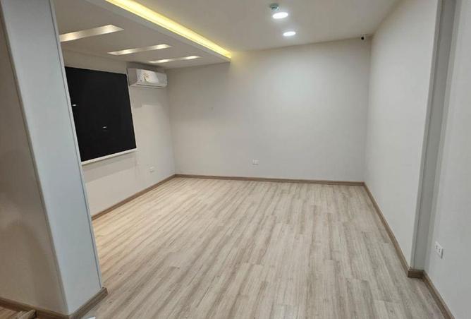 65923255 - Property Image 3