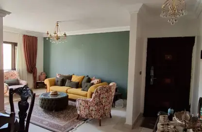 Apartment - 3 Bedrooms - 1 Bathroom for sale in Musab Bin Omair St. - Area E - Ganoob El Acadimia - New Cairo City - Cairo Apartment - 3 Bedrooms - 1 Bathroom for sale in Musab Bin Omair St. - Area E - Ganoob El Acadimia - New Cairo City - Cairo