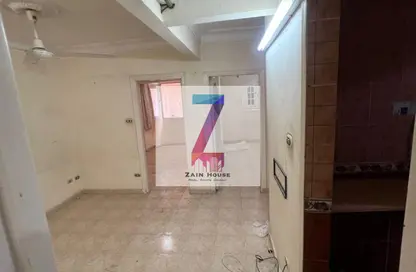 Apartment - 2 Bedrooms - 1 Bathroom for sale in Al Nasr St. - Smouha - Hay Sharq - Alexandria