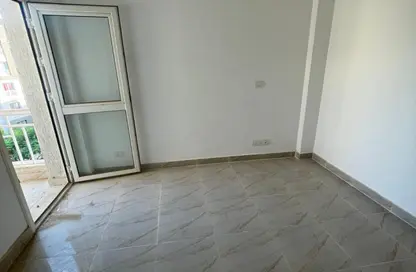 شقة - 2 غرف نوم - 1 حمام للايجار في B12 - مدينتي - القاهرة