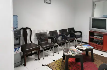 مساحات مكتبية - غرفة نوم - 1 حمام للايجار في سابا باشا - حي شرق - الاسكندرية