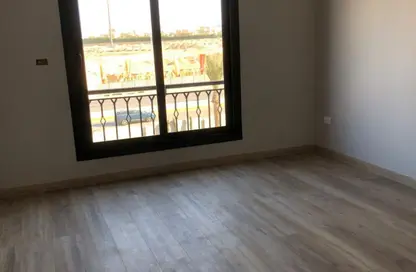 Apartment - 2 Bedrooms - 2 Bathrooms for rent in Village West - Sheikh Zayed Compounds - Sheikh Zayed City - Giza