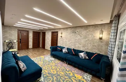 شقة - 3 غرف نوم - 2 حمامات للبيع في الثورة الخضراء - كمبوندات الشيخ زايد - الشيخ زايد - الجيزة