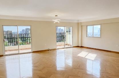 شقة - 4 غرف نوم - 3 حمامات للبيع في المهندسين - الجيزة