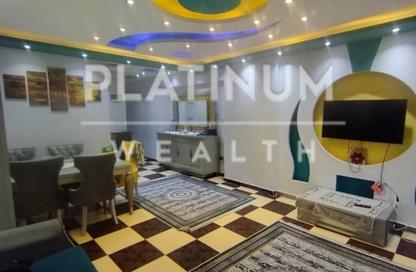 Apartment - 3 Bedrooms - 1 Bathroom for rent in Al Geish Road - Cleopatra - Hay Sharq - Alexandria