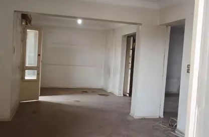 Office Space - 3 Bedrooms - 2 Bathrooms for rent in Al Horeya St. - Almazah - Heliopolis - Masr El Gedida - Cairo