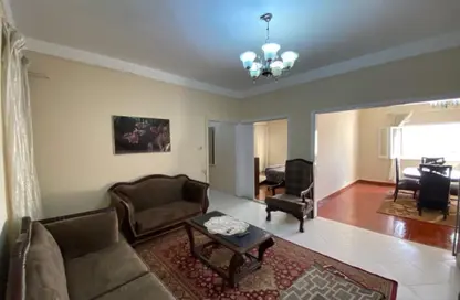 شقة - 3 غرف نوم - 2 حمامات للايجار في شارع المساحه - الدقي - الجيزة