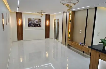 شقة - 3 غرف نوم - 2 حمامات للبيع في البوابة الثانية - احمس - حدائق الاهرام - الجيزة