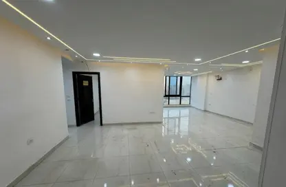 Office Space - 3 Bedrooms - 1 Bathroom for rent in Rayhanah Plaza - Zahraa El Maadi - Hay El Maadi - Cairo