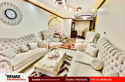 Apartment - 4 Bedrooms - 2 Bathrooms for sale in Al Wathiq St. - Ibrahimia - Hay Wasat - Alexandria