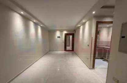 Apartment - 2 Bedrooms - 1 Bathroom for sale in Moharam Bek - Hay Sharq - Alexandria