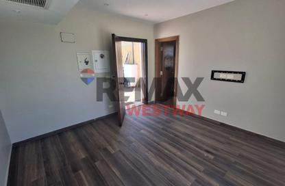 سطح - غرفة نوم - 1 حمام للايجار في ذا كورت ياردز - كمبوندات الشيخ زايد - الشيخ زايد - الجيزة