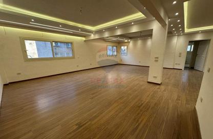 Apartment - 3 Bedrooms - 3 Bathrooms for rent in Mohamed Mazhar St. - Zamalek - Cairo