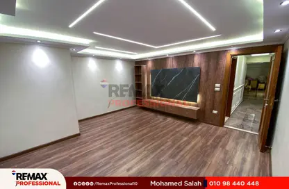 Apartment - 3 Bedrooms - 2 Bathrooms for rent in Roushdy St. - Roushdy - Hay Sharq - Alexandria