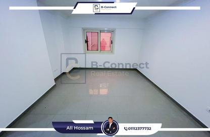 Apartment - 3 Bedrooms - 2 Bathrooms for rent in Sant Giyn St. - Kafr Abdo - Roushdy - Hay Sharq - Alexandria