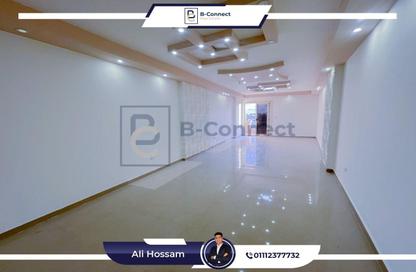 Apartment - 3 Bedrooms - 2 Bathrooms for rent in Sant Giyn St. - Kafr Abdo - Roushdy - Hay Sharq - Alexandria