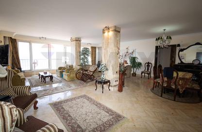 Apartment - 5 Bedrooms - 3 Bathrooms for sale in Al Geish Road - Laurent - Hay Sharq - Alexandria