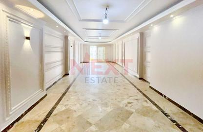 Apartment - 3 Bedrooms - 2 Bathrooms for rent in Mohamed Fawzy Moaz St. - Smouha - Hay Sharq - Alexandria