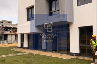 Townhouse - 4 Bedrooms - 4 Bathrooms for sale in Eastshire compound - 5th Settlement Compounds - The 5th Settlement - New Cairo City - Cairo