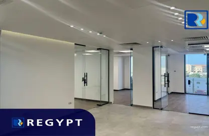 مساحات مكتبية - استوديو للايجار في فى90 - شارع التسعين الشمالي - التجمع الخامس - مدينة القاهرة الجديدة - القاهرة