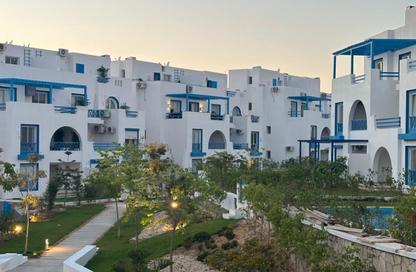 Chalet - 2 Bedrooms - 2 Bathrooms for sale in Mountain View - Ras Al Hekma - North Coast