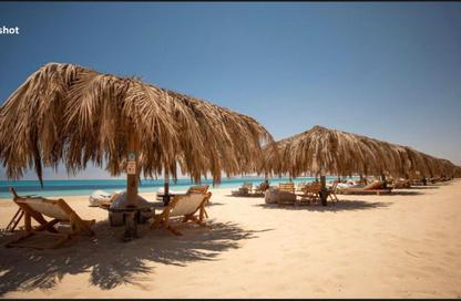 شاليه - 4 غرف نوم - 5 حمامات للبيع في بيت البحر - سيدي حنيش - الساحل الشمالي شاليه - 4 غرف نوم - 5 حمامات للبيع في بيت البحر - سيدي حنيش - الساحل الشمالي