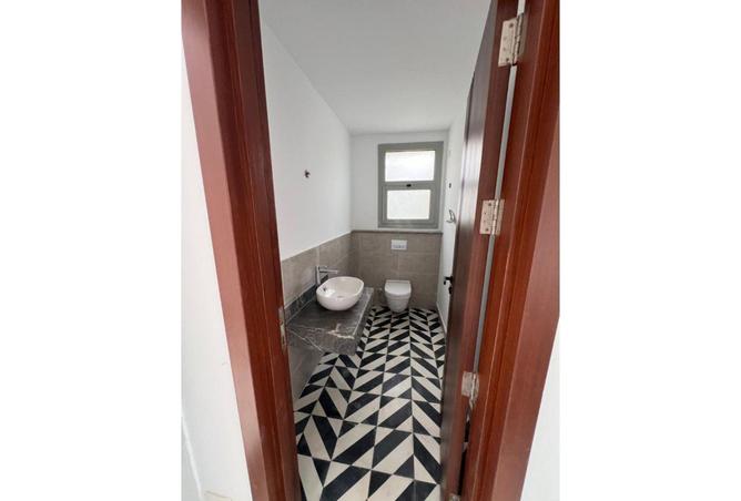 62644000 - Property Image 3