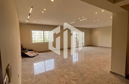 Apartment - 3 Bedrooms - 3 Bathrooms for rent in Cluster 18 - Hyde Park - New Cairo City - Cairo