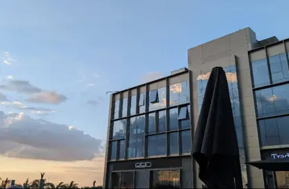 طابق كامل - استوديو - 2 حمامات للبيع في 5 اي لواترواي - الطريق الدائري - التجمع الخامس - مدينة القاهرة الجديدة - القاهرة