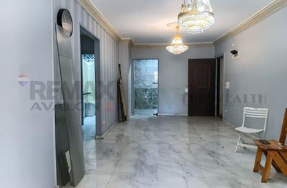 Apartment - 3 Bedrooms - 1 Bathroom for sale in Omar Lotfy St. - Sporting - Hay Sharq - Alexandria Apartment - 3 Bedrooms - 1 Bathroom for sale in Omar Lotfy St. - Sporting - Hay Sharq - Alexandria