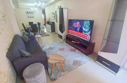 شقة - 3 غرف نوم - 2 حمامات للايجار في الشاطبي - حي وسط - الاسكندرية