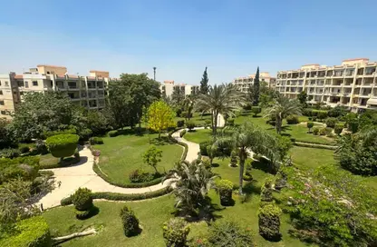 Apartment - 3 Bedrooms - 2 Bathrooms for sale in Zayed 2000 - 4th District - Sheikh Zayed City - Giza
