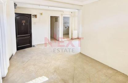 Apartment - 3 Bedrooms - 1 Bathroom for sale in Camp Chezar - Hay Wasat - Alexandria