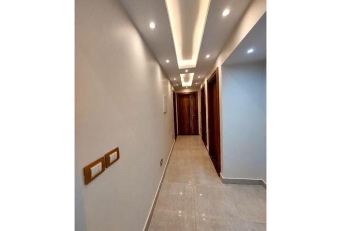 8572460 - Property Image 2