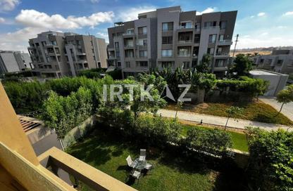 Apartment - 2 Bedrooms - 2 Bathrooms for sale in Palm Hills Village Gate - South Investors Area - New Cairo City - Cairo