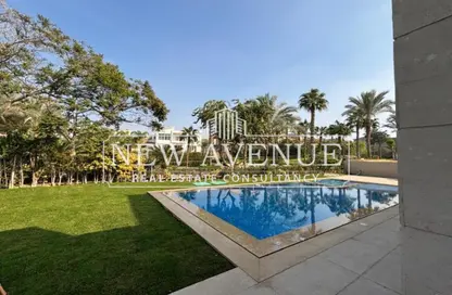 فيلا - 6 غرف نوم - 6 حمامات للبيع في سوان ليك قطامية - التجمع الاول - مدينة القاهرة الجديدة - القاهرة