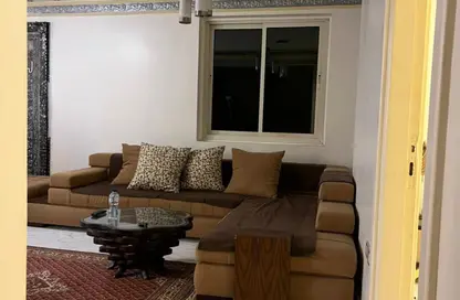 دوبلكس - 3 غرف نوم - 2 حمامات للبيع في المجاورة الخامسة - المنطقة الرابعة - مدينة الشروق - القاهرة