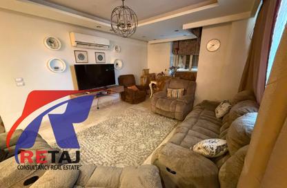 Apartment - 3 Bedrooms - 2 Bathrooms for rent in Abd El Aziz Fahmy St. - Triumph Square - El Nozha - Cairo