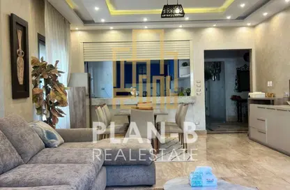 شقة - 3 غرف نوم - 3 حمامات للايجار في 6 ويست - بيفرلي هيلز - كمبوندات الشيخ زايد - الشيخ زايد - الجيزة