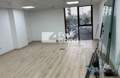 Office Space - Studio - 2 Bathrooms for rent in Hyde Park Business District Mall - South Teseen St. - The 5th Settlement - New Cairo City - Cairo