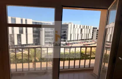 Apartment - 2 Bedrooms - 2 Bathrooms for sale in Gardenville - Hyde Park - New Cairo City - Cairo