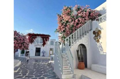 Chalet - 2 Bedrooms - 2 Bathrooms for sale in Mountain View - Ras Al Hekma - North Coast